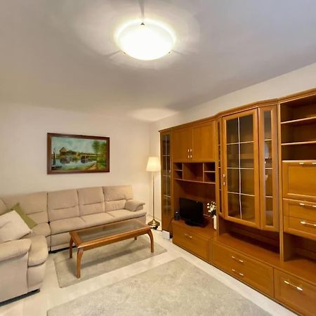 Lovely & Quiet 1-Bedroom Condo With Free Parking Bukurešť Exteriér fotografie
