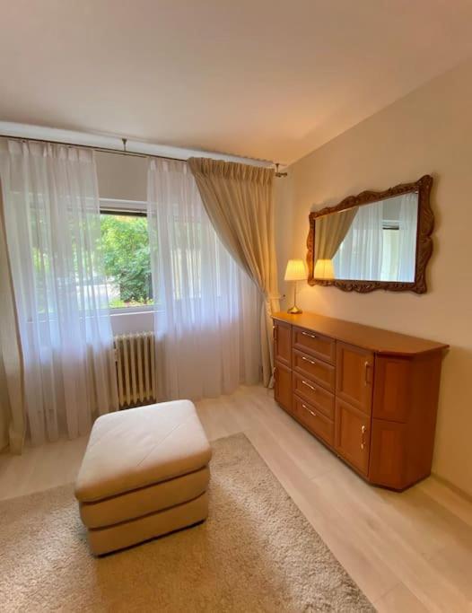 Lovely & Quiet 1-Bedroom Condo With Free Parking Bukurešť Exteriér fotografie
