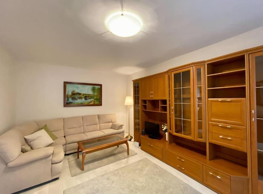 Lovely & Quiet 1-Bedroom Condo With Free Parking Bukurešť Exteriér fotografie
